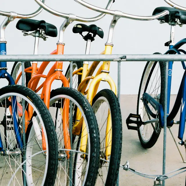 Parking vélos - Place des Tilleuls_Sainte-Marie-de-Ré