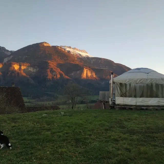 Yourte étoilée :  vue lever soleil
