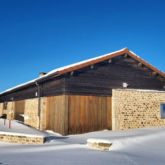 Bar - Auberge refuge Col du Béal_Saint-Pierre-la-Bourlhonne