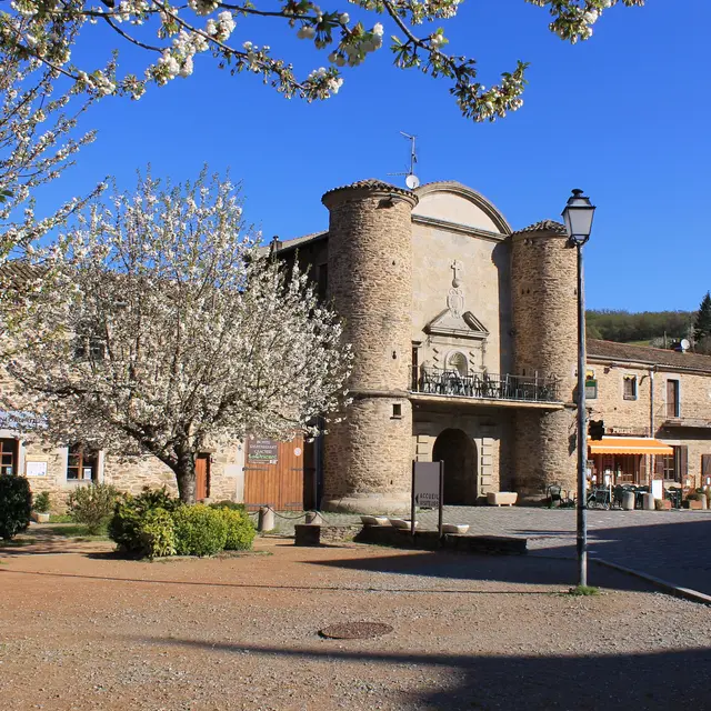 façade fortifiée