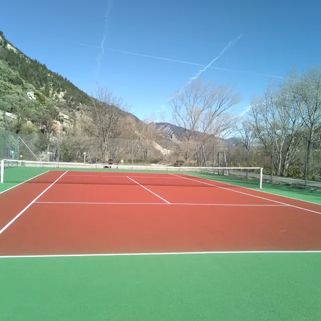 court de tennis Entrevaux