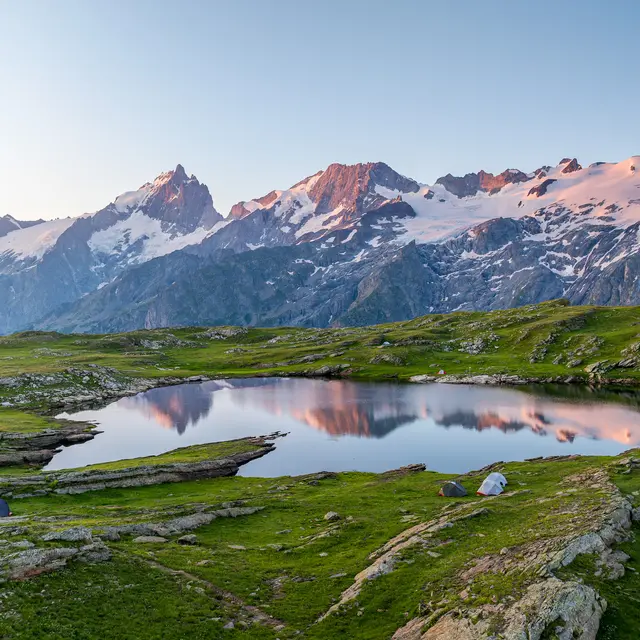 Le plateau d'Emparis et ses lacs - lac noir et lac lérié_La Grave