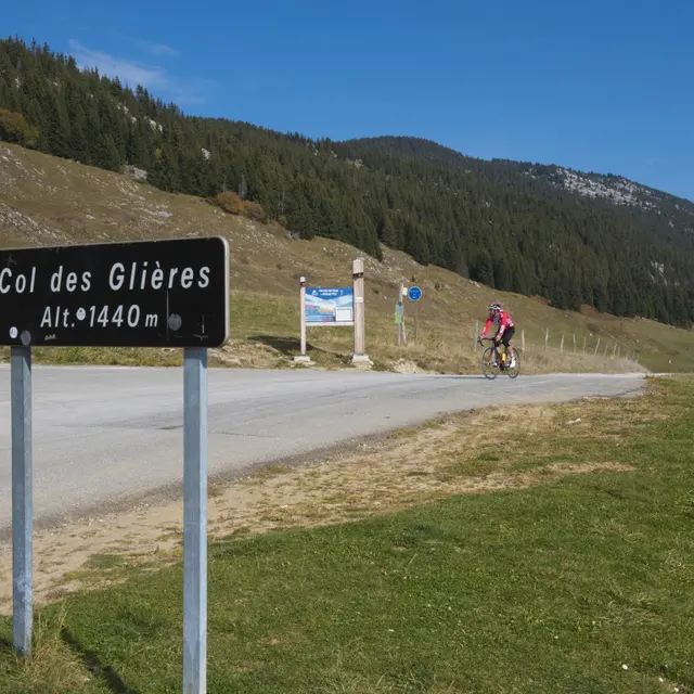 Plateau Glières cyclistes 191017-07-© Dep74 - L. Guette