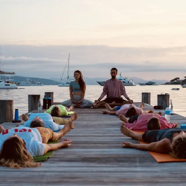 Yoga sous la canopée_Cogolin