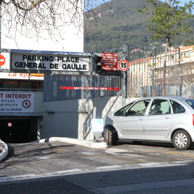 Parking Charles-de-Gaulle