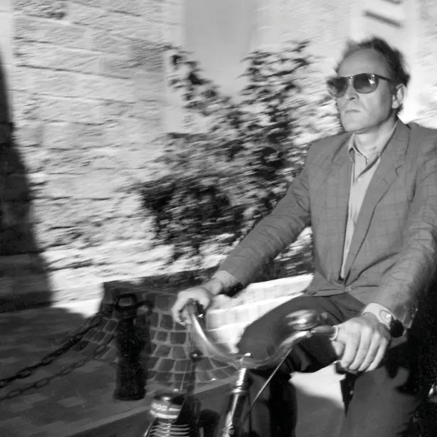 Alain Crombecque sur son Solex