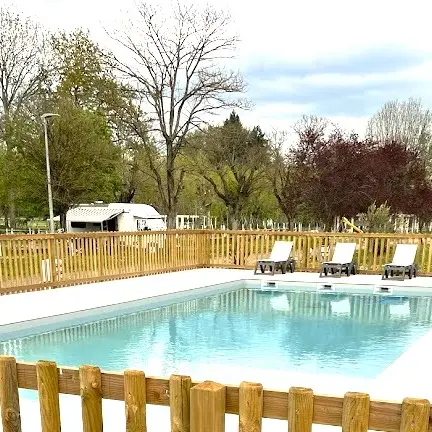 La piscine du camping de la Pra