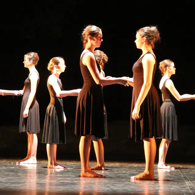 Spectacle de l'Ecole Intercommunale de Danse_Vaison-la-Romaine