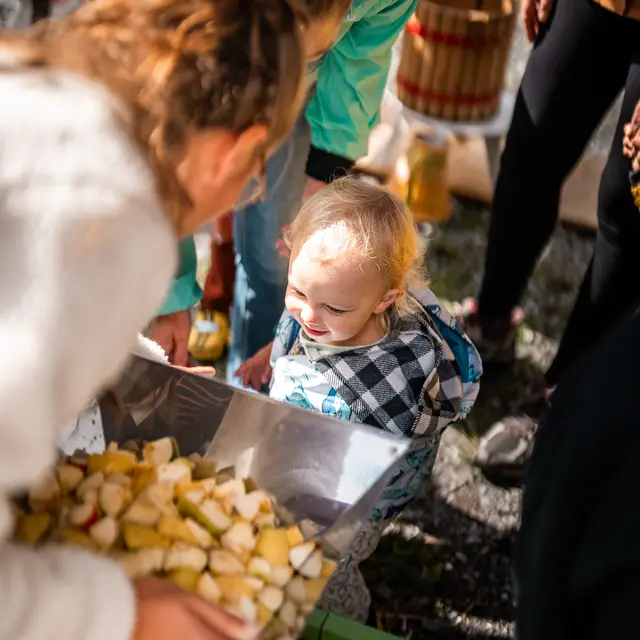 Visite d'une chevrerie et atelier je réalise mon jus de pommes_Chamonix-Mont-Blanc