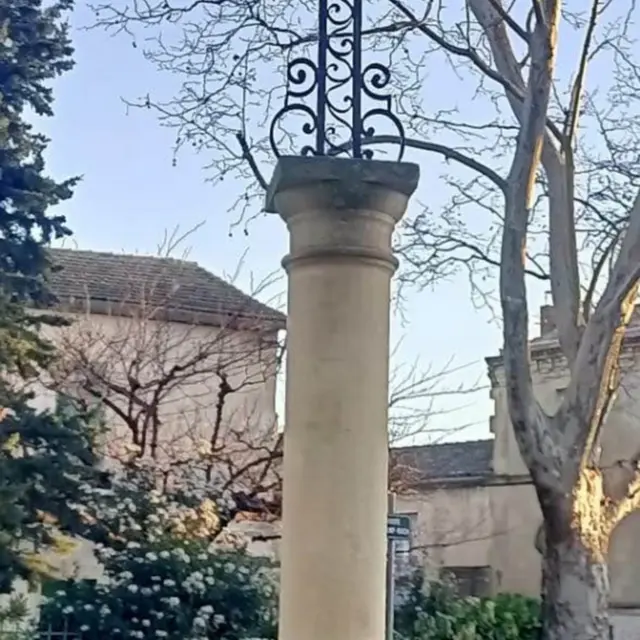 La Croix du Caladat - Quartier Caladat_Paradou