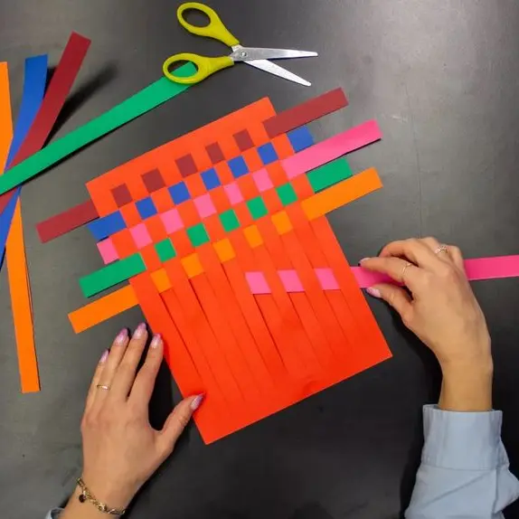 Atelier tissage de papier_Marseille