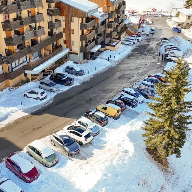 Parking du rond point des pistes_Le Seignus