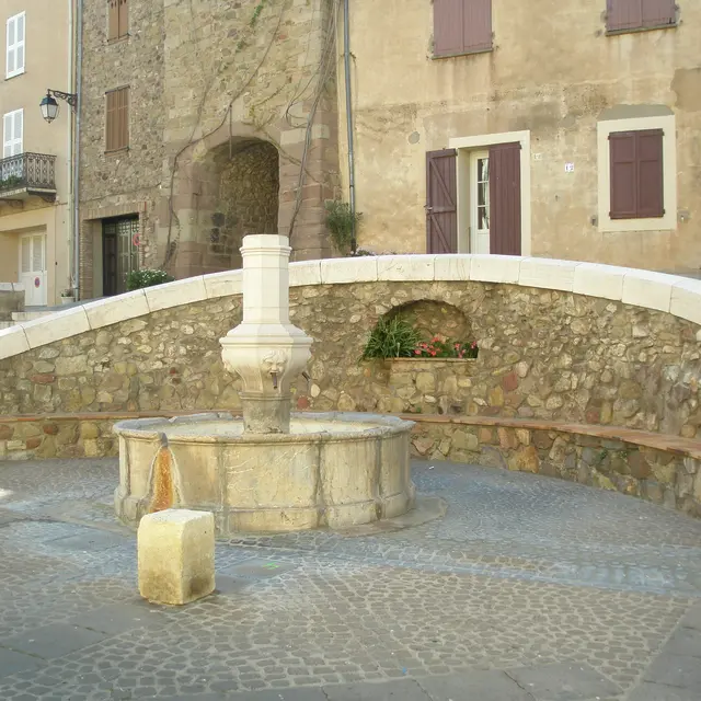 Fontaine vieille