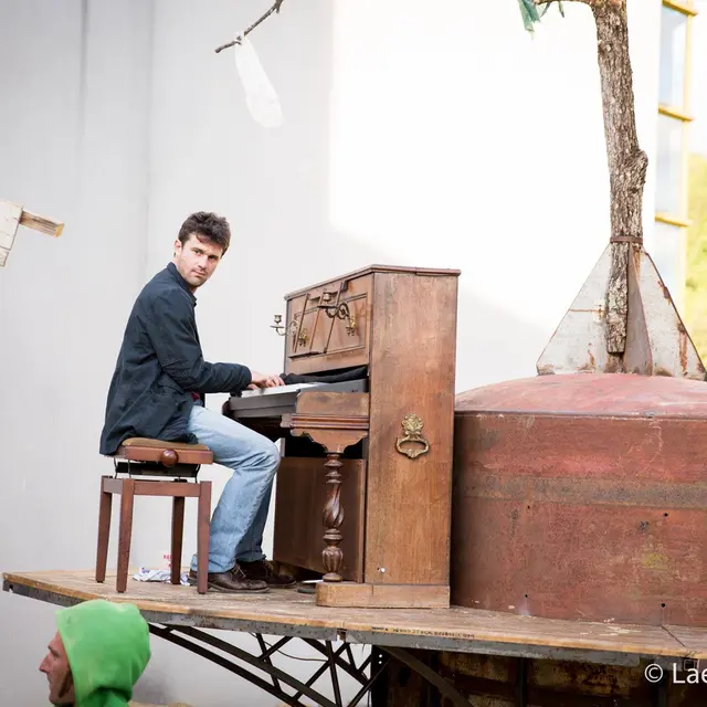 Le piano de Pierro fait son cinéma à l'Auberge du bec_Villar-d'Arêne