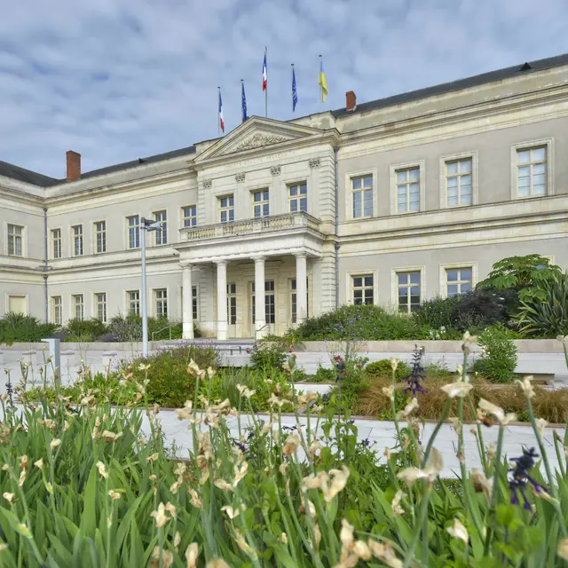 Des Ursulines aux hôtels de ville_Angers