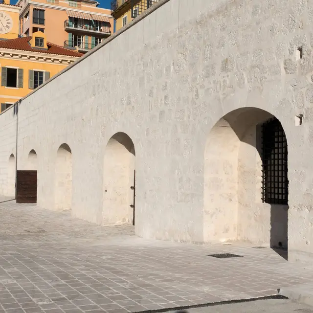 L'ancien bagne vu de l'extérieur