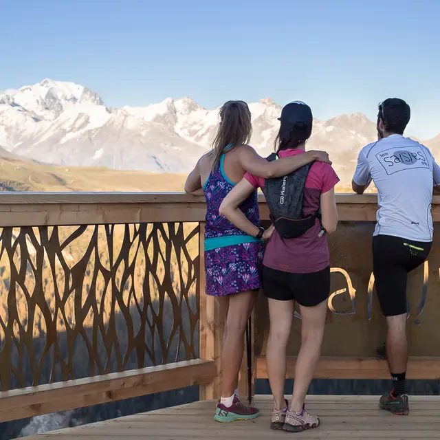 balcon-sur-le-mont-blanc-les-saisies