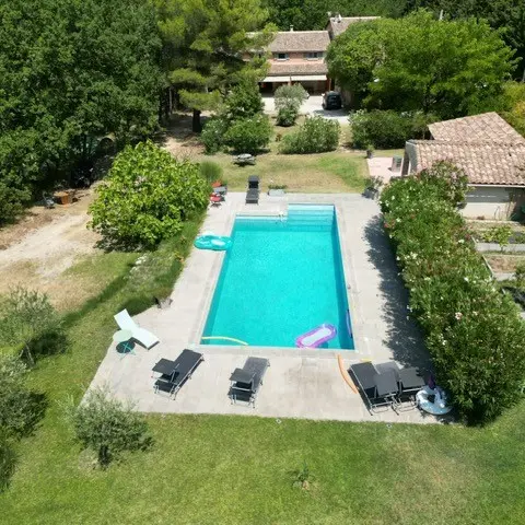 La Fontaine Provençale : gîte le figuier_Pernes-les-Fontaines