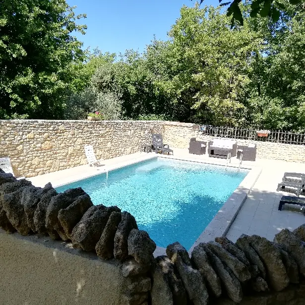 piscine gite les sentolines et lavandin avec bain hydromassant