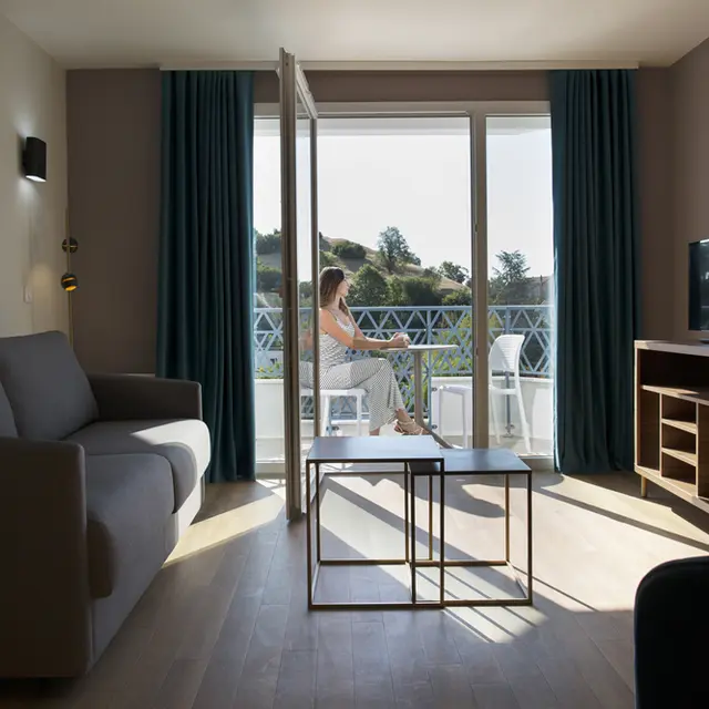 Hébergement COME salon