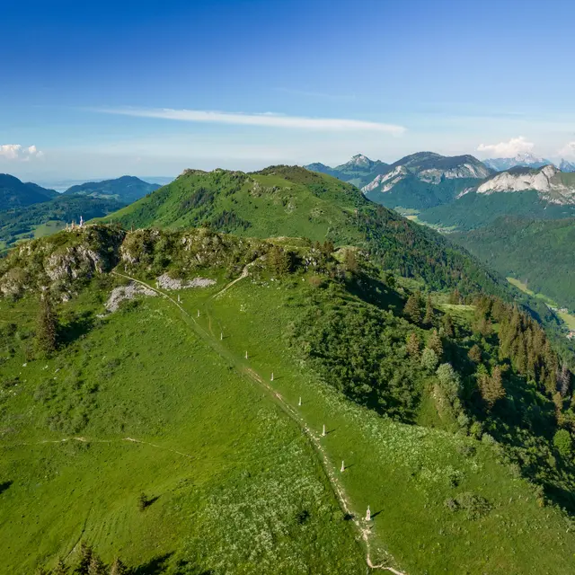 Sentier de randonnée - La pointe de Miribel_Bogève