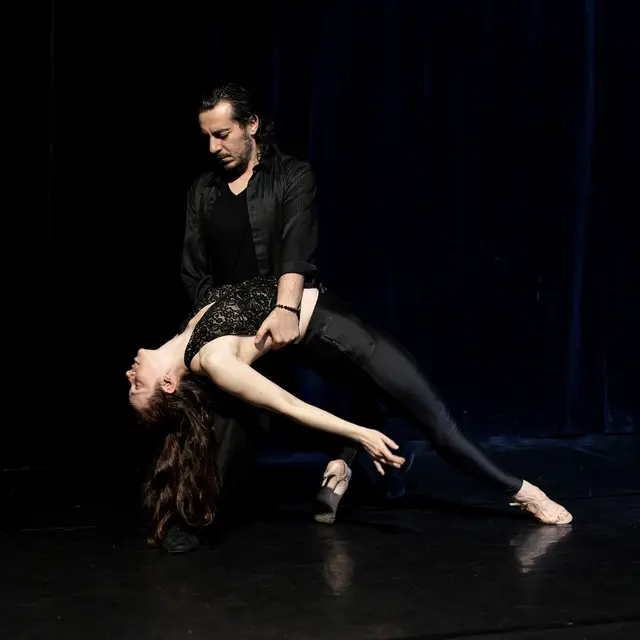 Déambulation chorégraphique et bal tango au Petit Palais_Avignon
