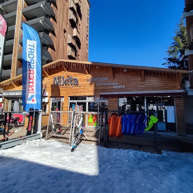 2022.nikita.intersport.devanture.enneigée.CP.Dominique.Rayssac