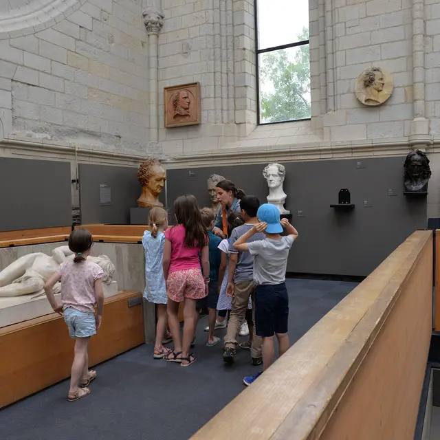Intrigue à la galerie