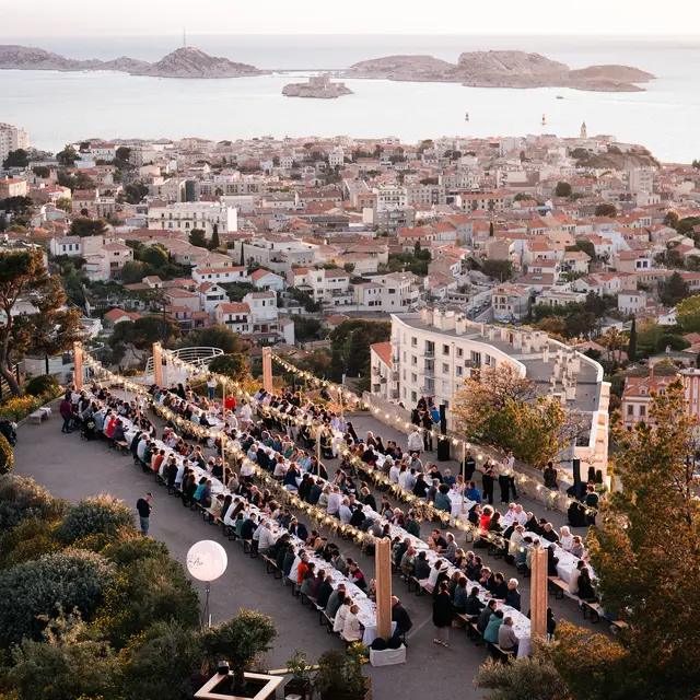 Le banquet Solidaire de Notre-Dame_Marseille