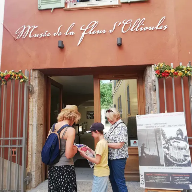 Jeu d'enquête familial à travers le centre-ville_Ollioules