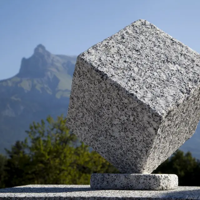 Cube de granit entreprise Laurenzio