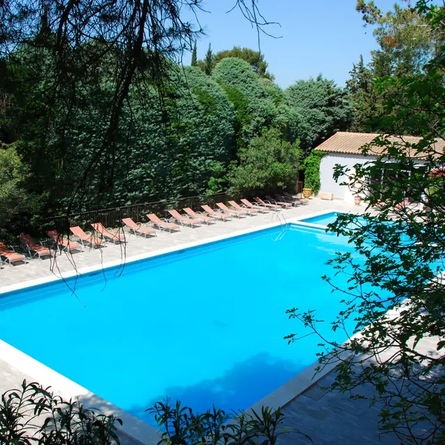 Hôtel Les Mazets des Roches