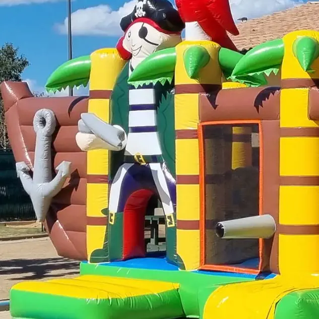 Le Noël Gourmand: La Balayette infernale & le multi-activités Les Pirates_Cavalaire-sur-Mer