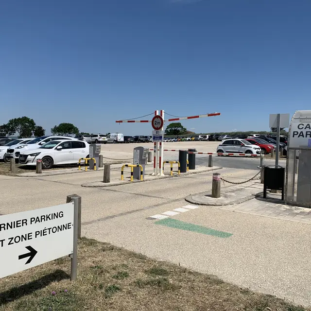 Entrée du parking