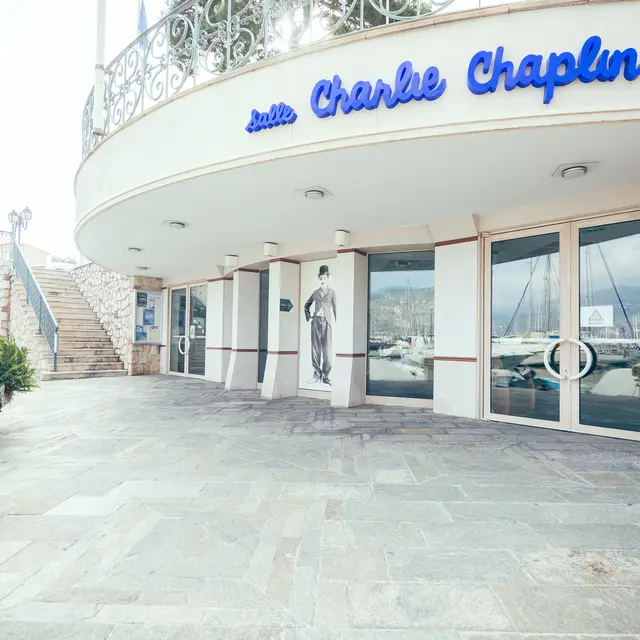 Charlie Chaplin entrée