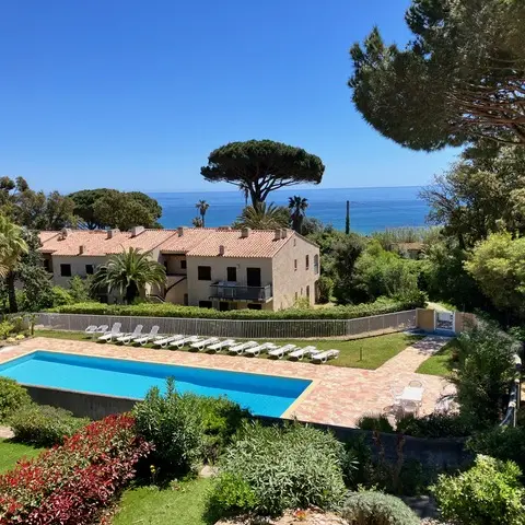 Le Nautilus - Hélène  ROBBIANI - T2 Mezzanine_Le Lavandou