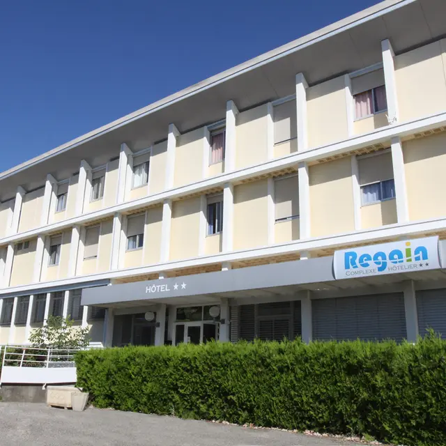Hôtel Regain** (53 chambres)