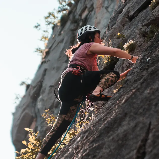Cours collectif d'escalade avec le Bureau des Guides_La Clusaz
