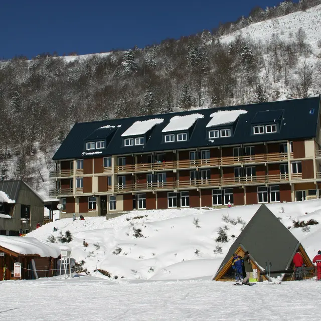 Centre de vacances le st Bernard en pied de piste station Ascou