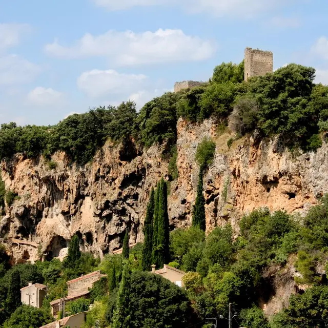 Visite guidée : Cotignac, le coing des stars au rocher !_Cotignac
