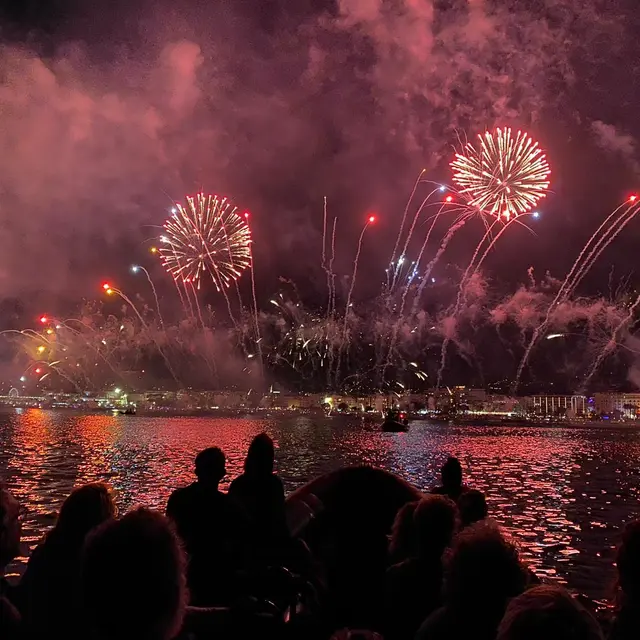 Feu d'artifice en mer - Black Tenders ( 2h30)_Mandelieu-La Napoule