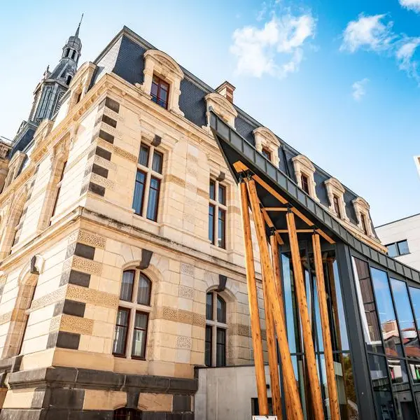 L'hôtel de ville et son quartier_Roanne