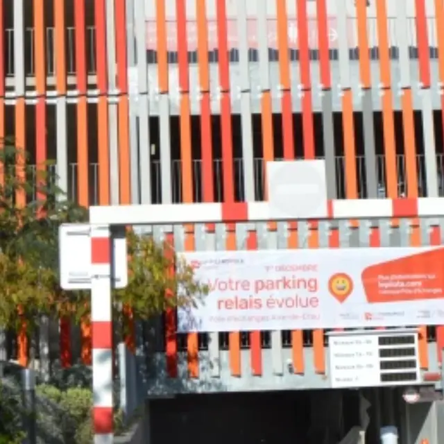 Parking relai de la gare_Salon-de-Provence