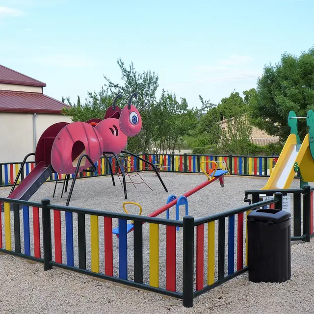 Aire de jeux de St Julien de Cassagnas_Saint-Julien-de-Cassagnas