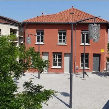 Maison Rouge