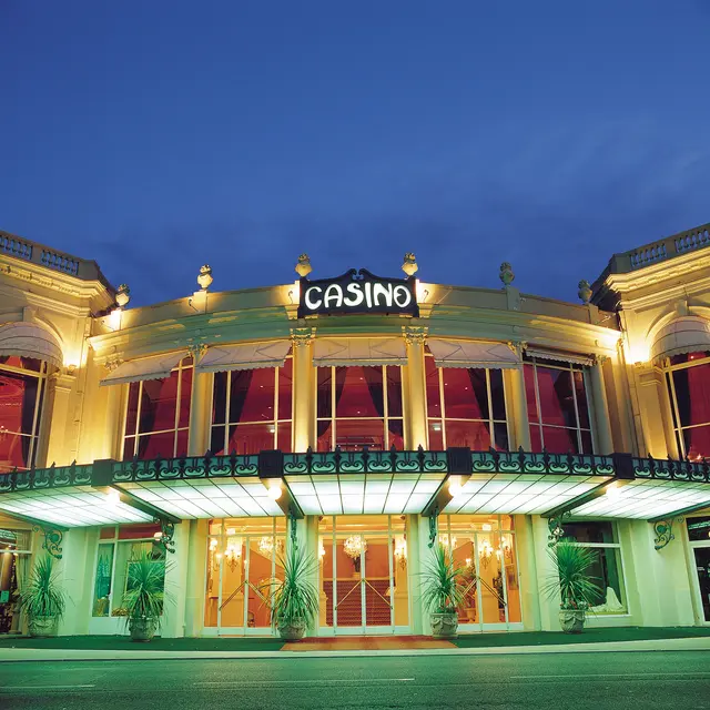 Jetons et champagne - Casino de Beaulieu_Beaulieu-sur-Mer