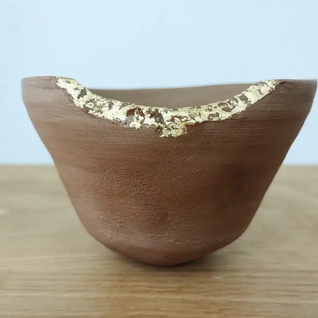 Atelier découverte de la dorure : Céramique et feuille d'or_Bormes-les-Mimosas