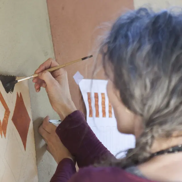 Journées européennes des métiers d'art - Découverte de l'atelier  LaCaro, artiste et artisane en enduits et peintures à base d'argile_Féneyrols