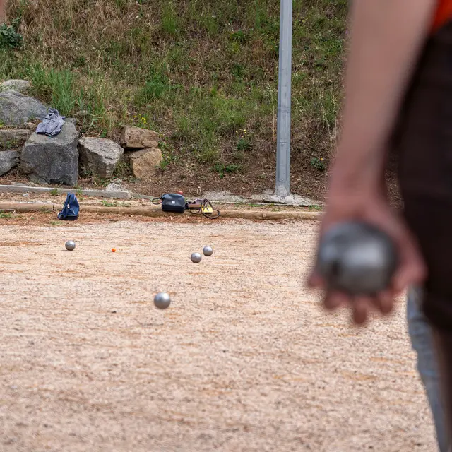 Découverte de la pétanque et chasse aux œufs_Grimaud