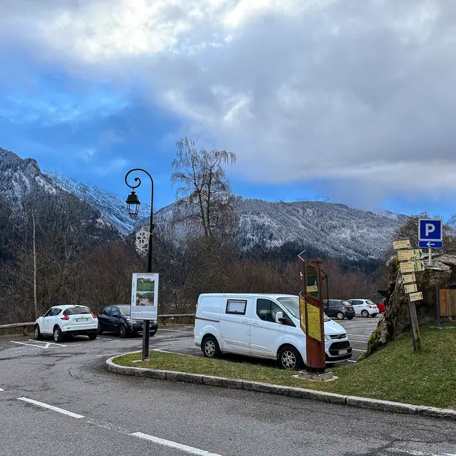 Parking aérien Saint-Nicolas de Véroce Office de tourisme - Télésiège Chef-Lieu